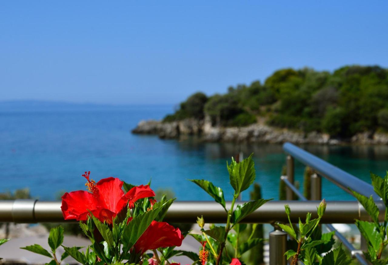 Prima Vista Beachfront Boutique Hotel Sívota エクステリア 写真