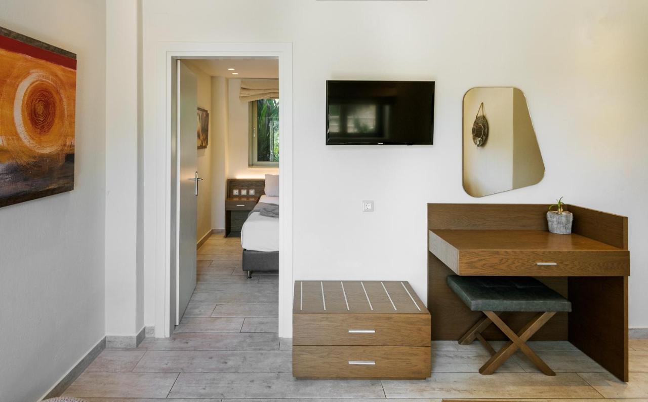 Prima Vista Beachfront Boutique Hotel Sívota エクステリア 写真